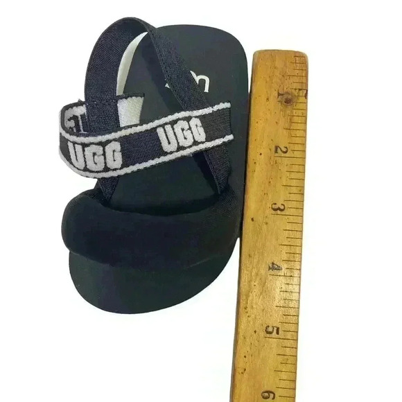 Baby black and white Ugg Zuma sling shoe, new without box - Picture 4 of 6